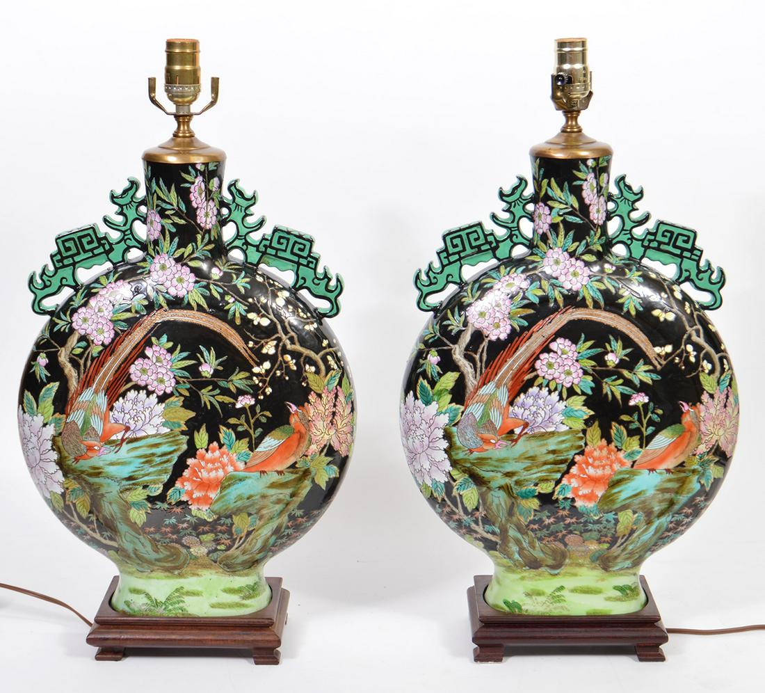 Pair of 20th Century Chinese Porcelain Lamps (1 of 7)