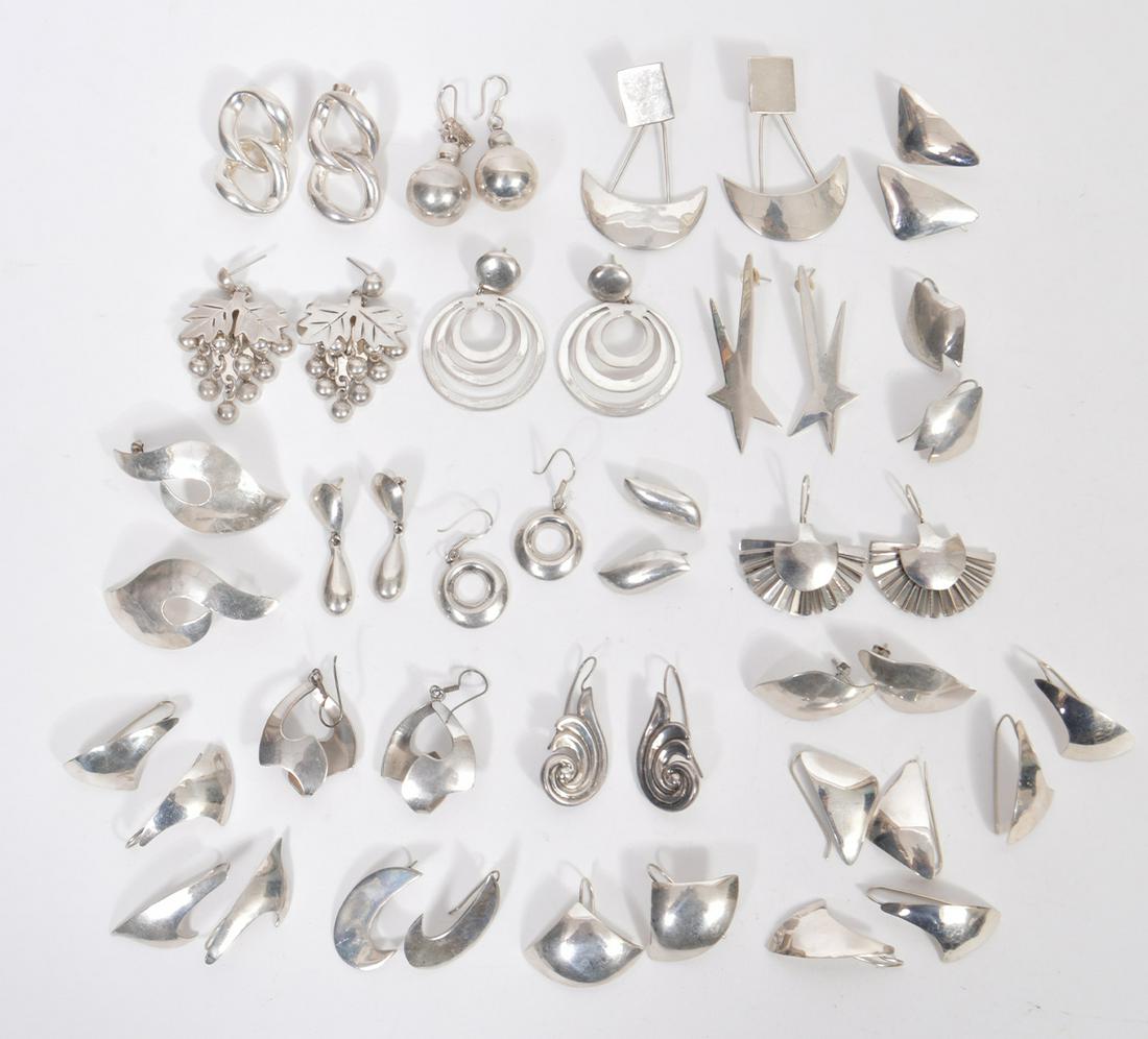 23 Mexican Sterling Pierced Earrings 281.6g (1 of 3)