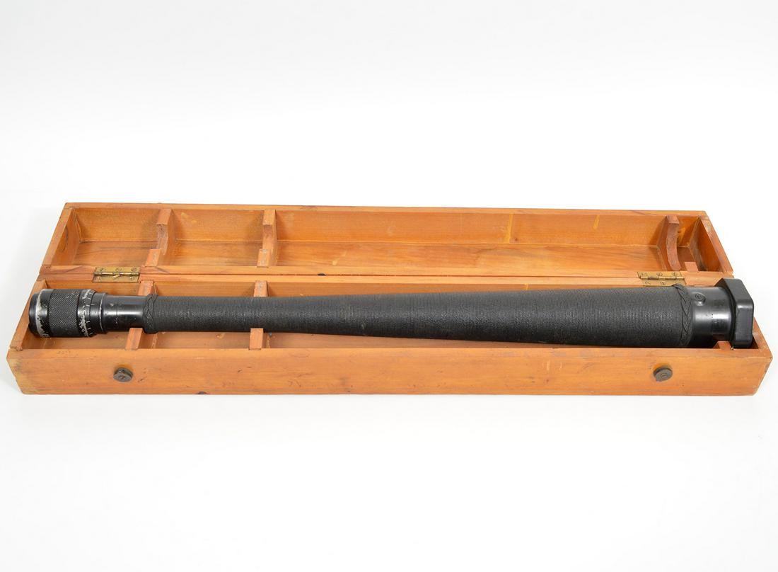Vintage WW II U.S Navy Spyglass Mark 2 (1 of 11)