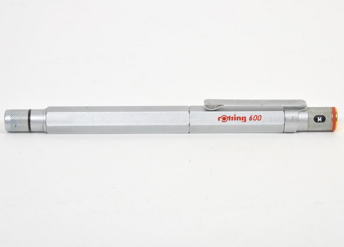 German Rotring 600 Silver Fountain Pen (1 of 12)