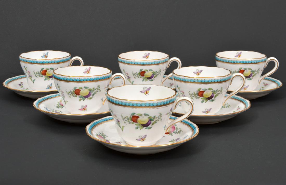 6 Spode Trapnell Center Medallion Cups & Saucers: 6 Spode Trapnell Cups and Saucers with center medallion & scalloped edge. Cup: 2.75" H x 3.5" W. Saucer: 5.75"W. Condition report: Good, no issues. Please examine all photos closely. Contact C. Biddle