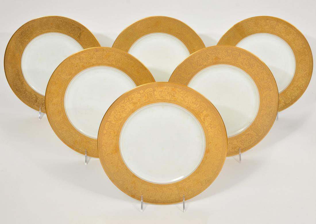 6 Rare Vintage Limoges France 11" Gold Chargers: 6 Rare Vintage Limoges, France Gold Chargers. Gold encrusted rim stretches for 2" around the outside of the charger. 11"D. Condition report: Very good, no issues. Please examine all photos closely. Co