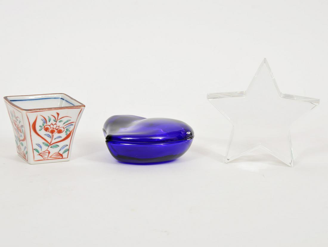 Tiffany & Co. Glass Heart, Star & Porcelain Vase: Tiffany & Co. cobalt glass lidded heart by Elsa Peretti, signed (4"W x 3.75"L x 1.5"H); Standing Star Award in clear glass, marked (4.5"H x 4.5"W x 1 1/8"D; small trapezoid shaped painted planter, sig
