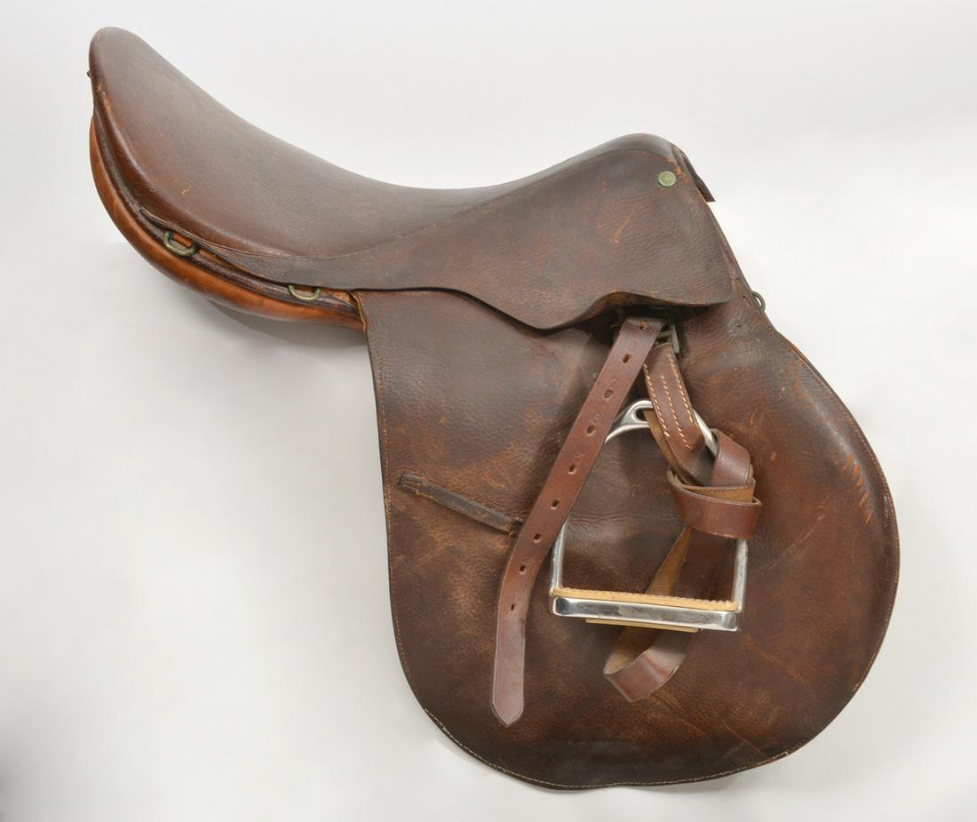 English Genuine Leather Riding Saddle (1 of 12)