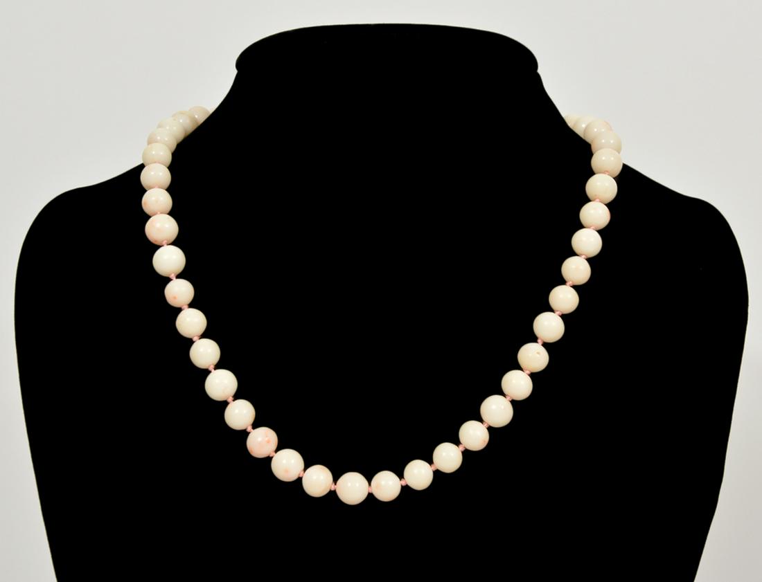 20" Coral Bead Necklace With 800 Silver Box Clasp (1 of 5)