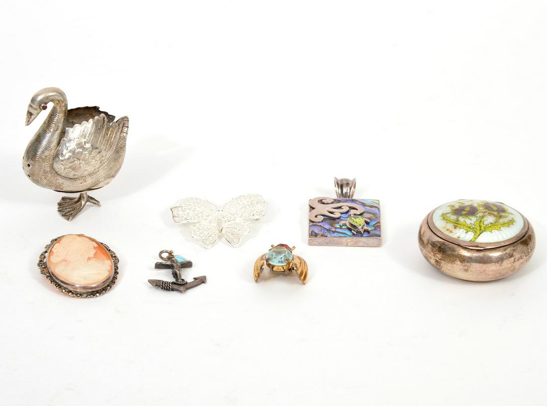 Mixed Lot of Jewelry and Trinkets (1 of 15)
