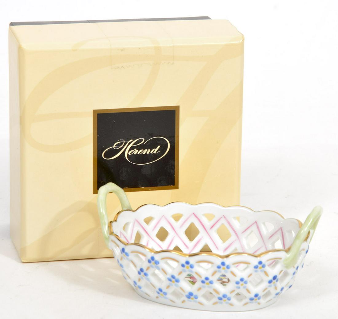 Herend Porcelain Queen Victoria Mini Basket (1 of 6)