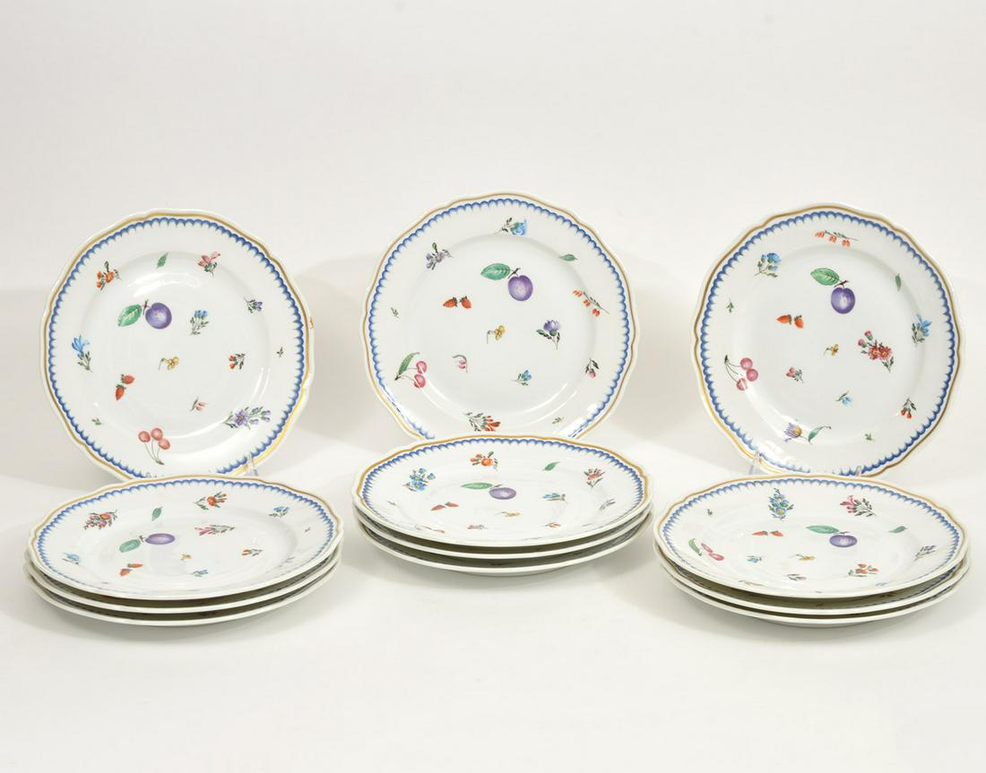 12 Richard Ginori 'Fruit & Flower' Dinner Plates (1 of 7)