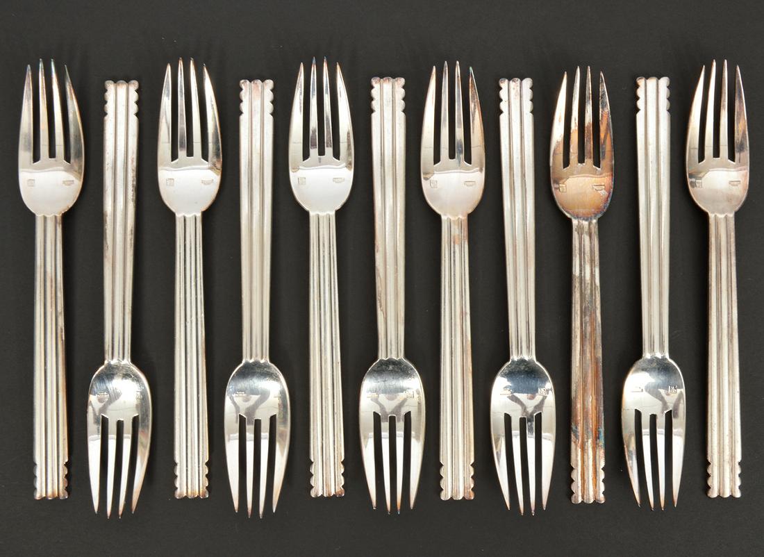 12 Puiforcat 'Nantes' Silverplate Salad Forks (1 of 5)
