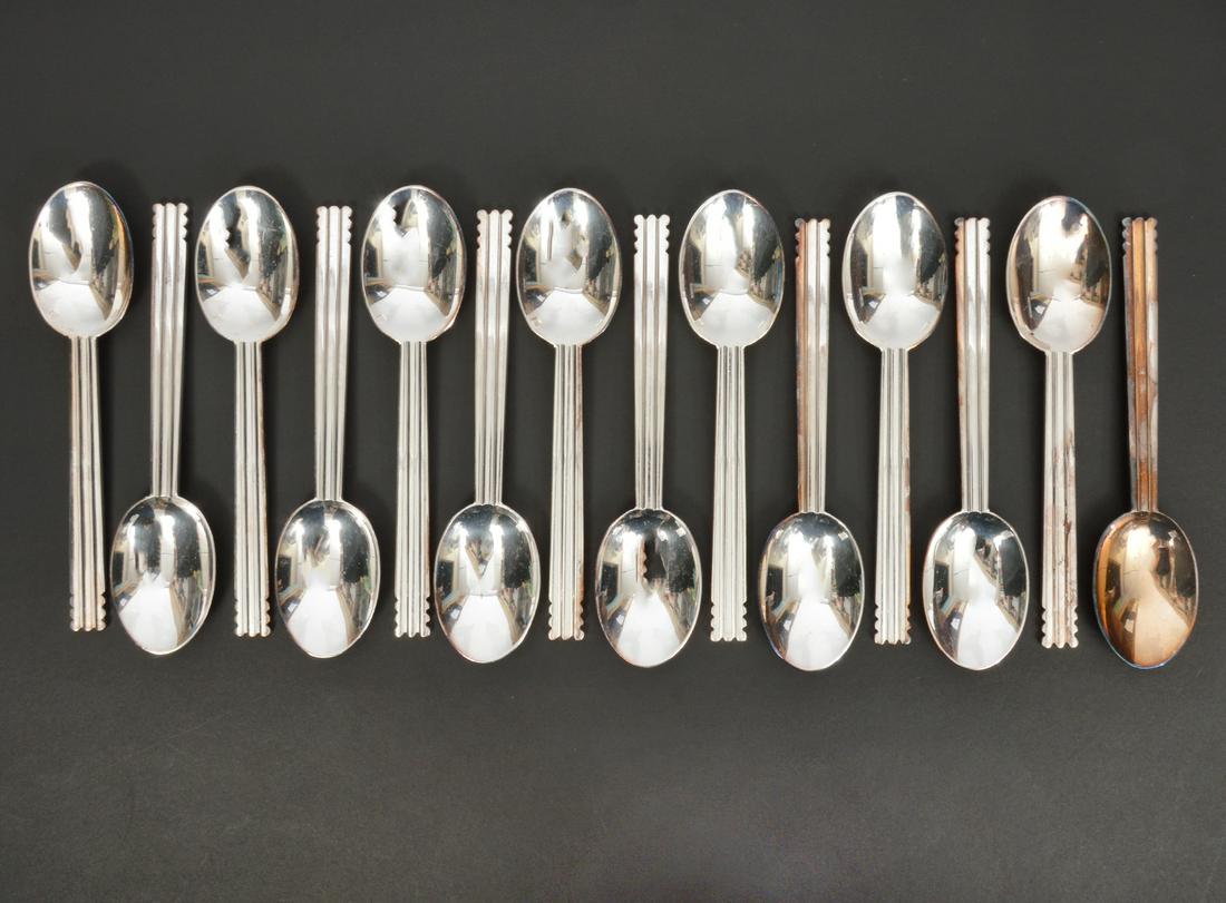 14 Puiforcat 'Nantes' Silverplate Dinner Spoons (1 of 4)