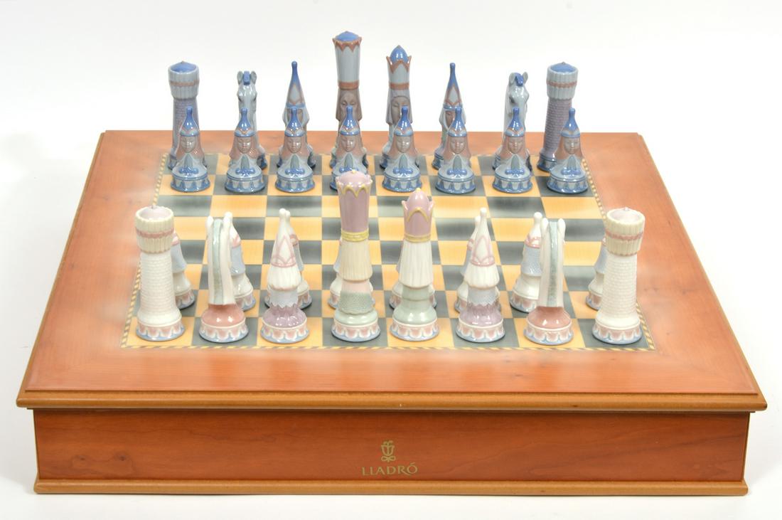 Lladro Porcelain Chess Set & Wooden Board (1 of 17)