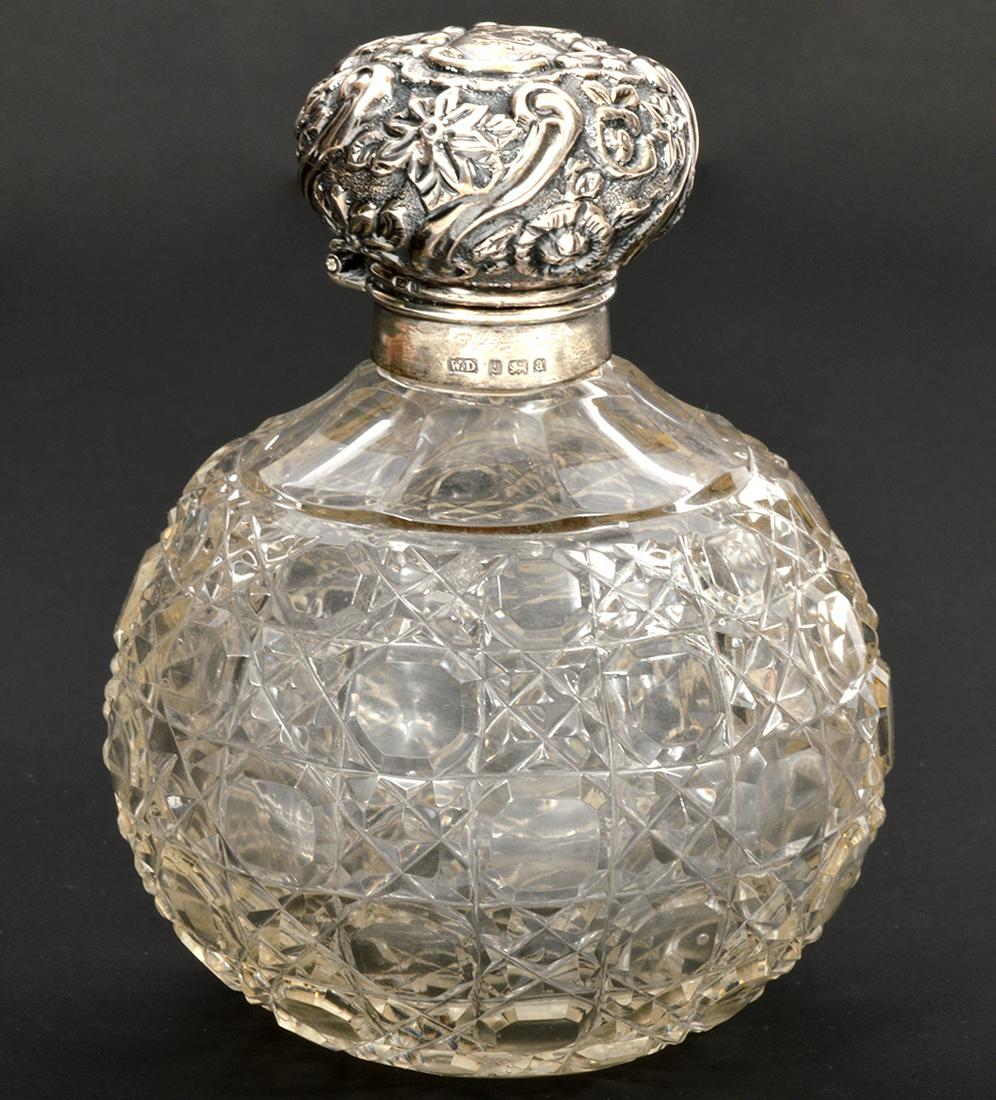 English Cut Glass Sterling Top Perfume Bottle (1 of 6)