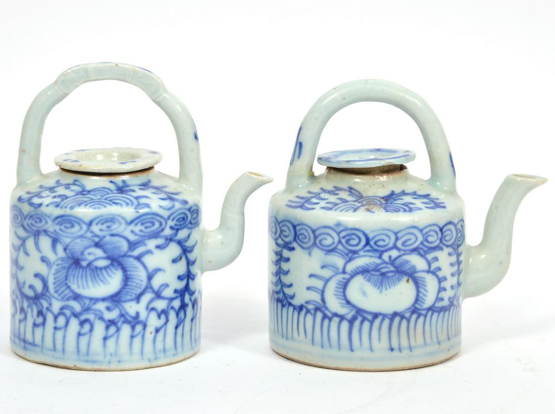 Pair of Chinese Blue and White Porcelain Teapots (1 of 7)