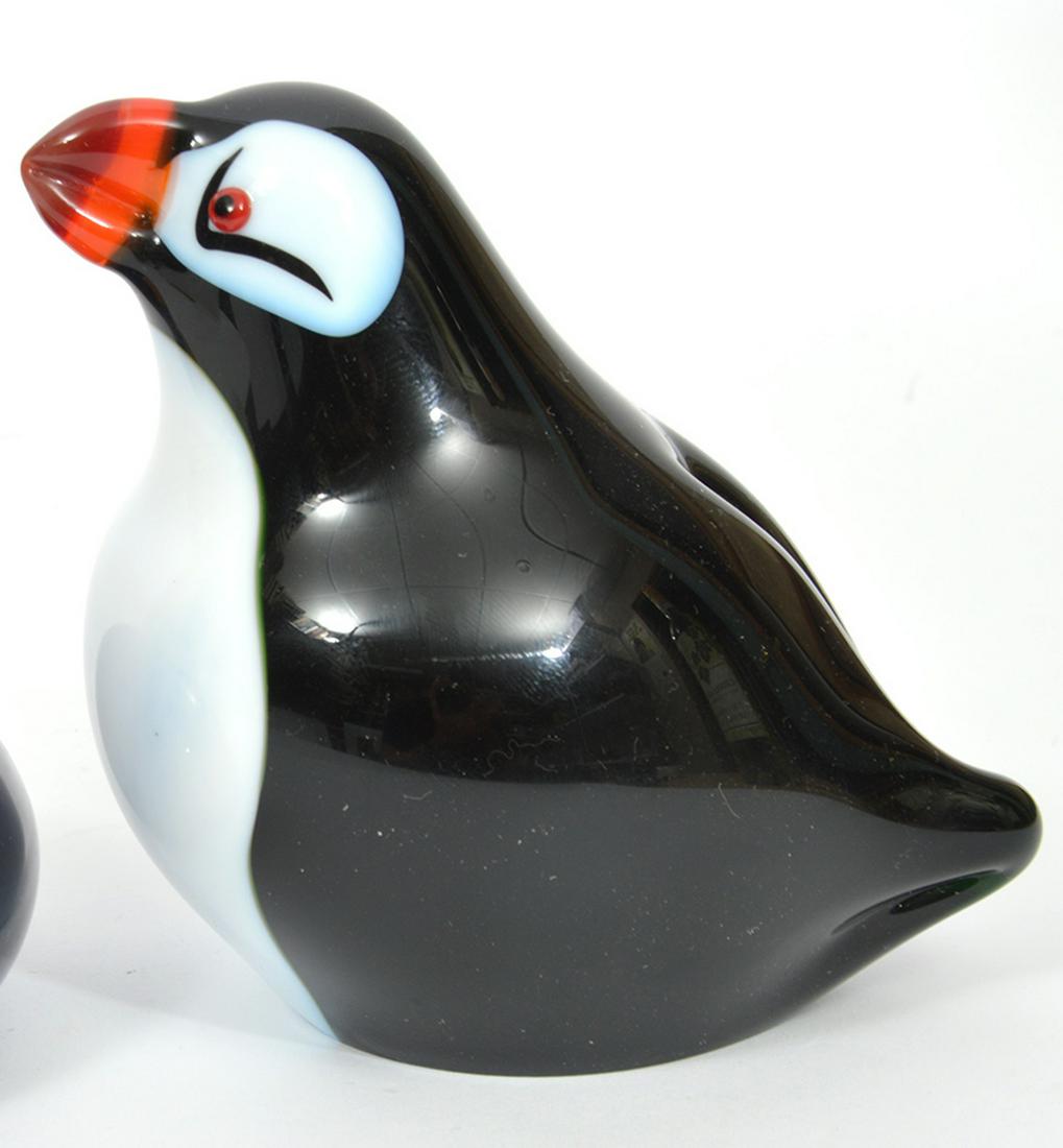 Orient & Flume Penguin Figurine: Orient & Flume penguin figurine, signed with sticker on the underside. Measures 4"H. Condition report: good, no issues. Contact C. Biddle Auction Gallery for more detailed information. C. Biddle Aucti