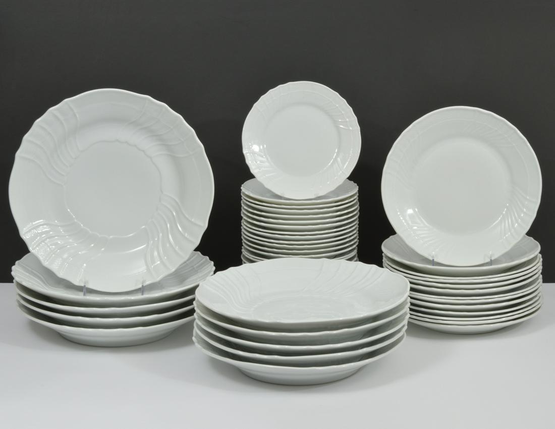47 Pc Ginori Bianco Vecchio Porcelain Dinnerware (1 of 9)