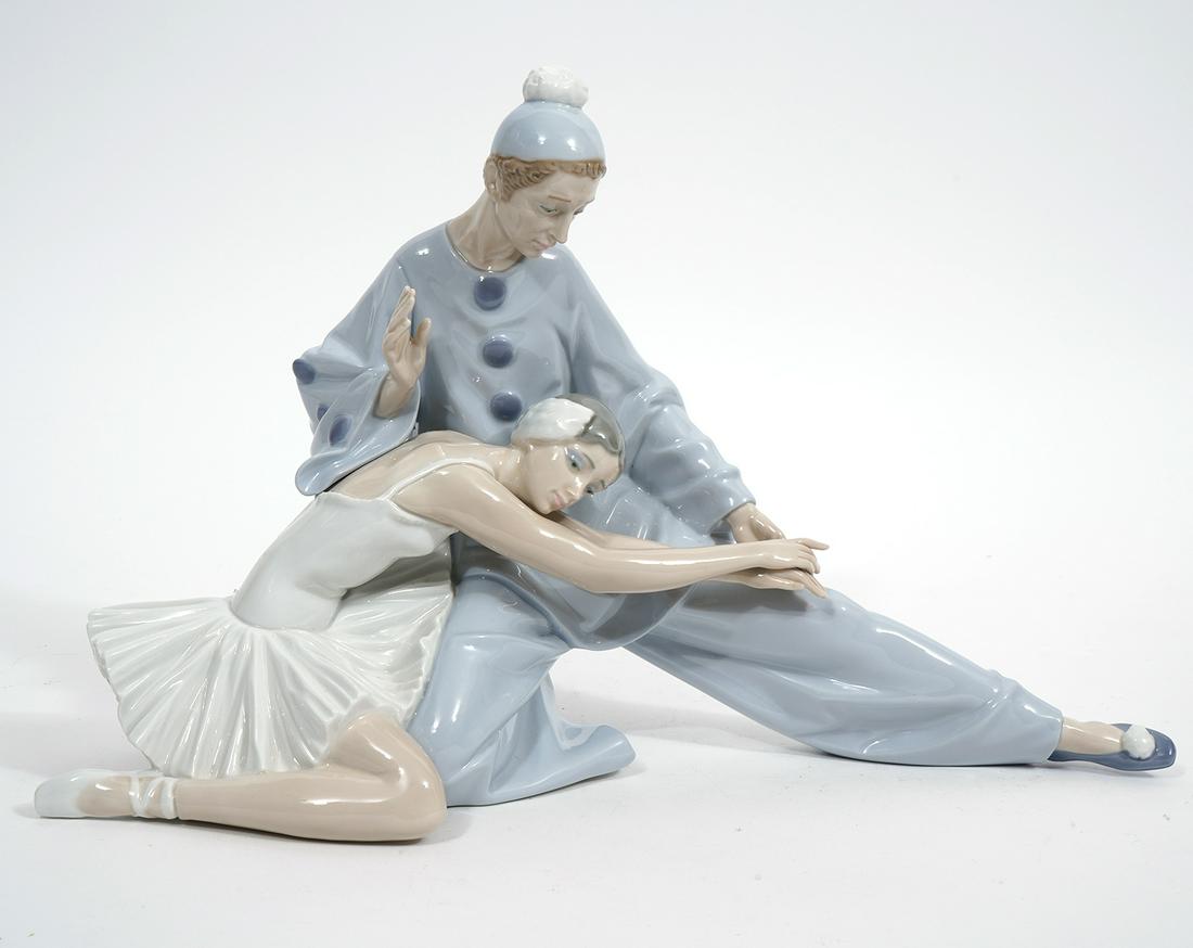 Lladro "Closing Scene" Porcelain Figure (1 of 6)