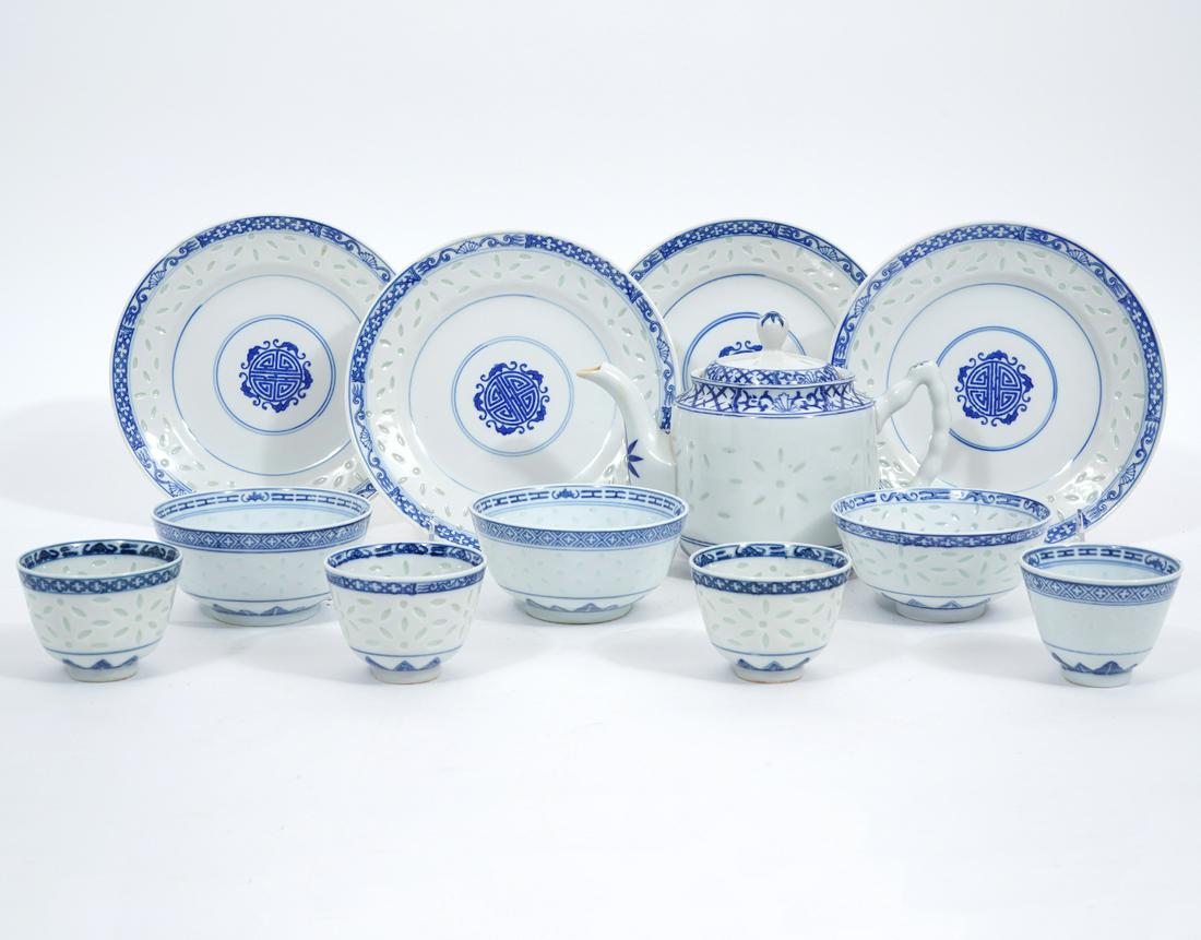 12Pc Group Chinese Blue White Porcelain (1 of 13)