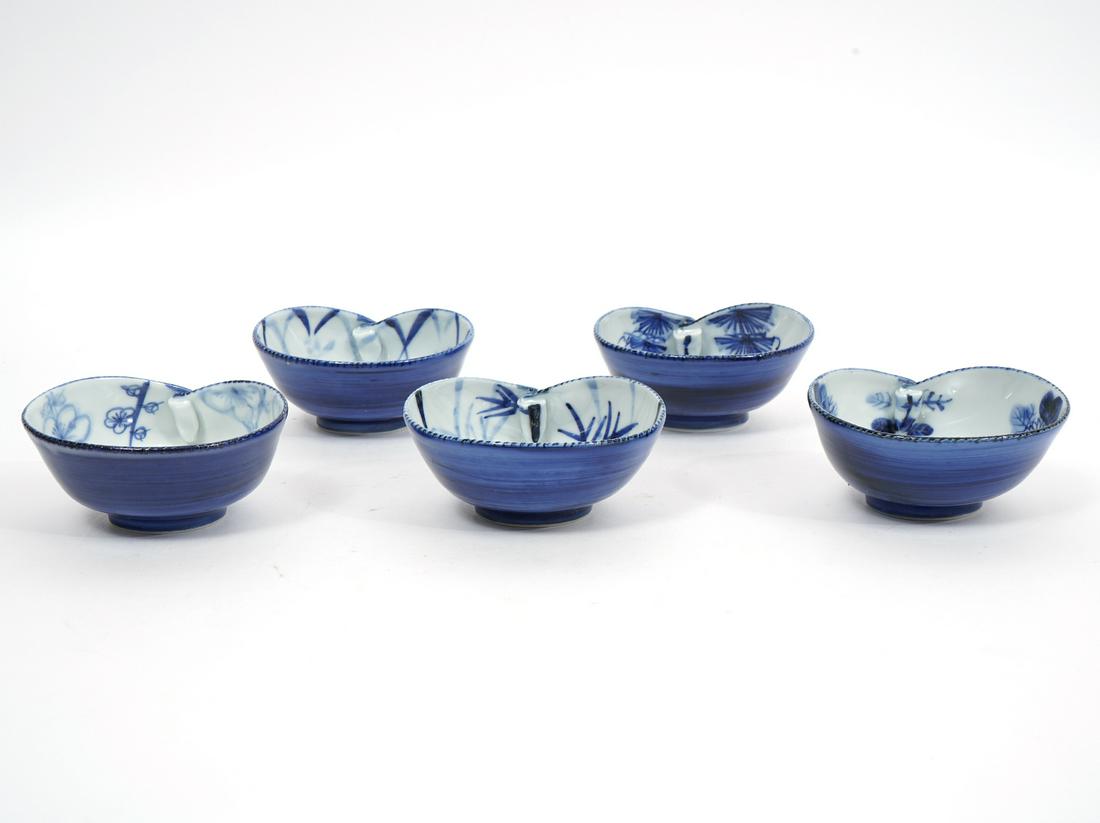 5 Japanese Blue & White Shell Shaped Bowls (1 of 12)