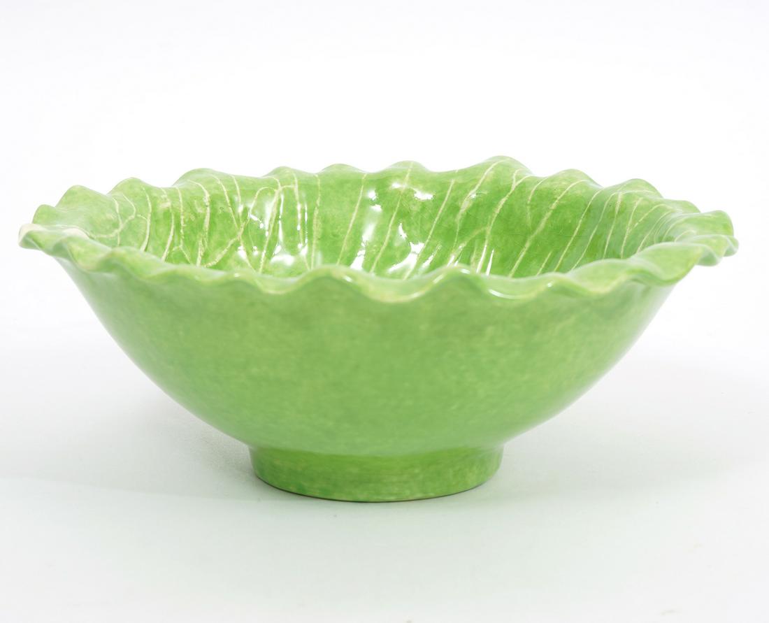 Dodie Thayer Lettuce Ware Bowl: Dodie Thayer lettuce ware bowl marked on bottom 'Dodie Thayer Jupiter FL'. Measures 5.75"W x 2"H. Confition report: good condition, please see photos. Contact C. Biddle Auction Gallery for more detail