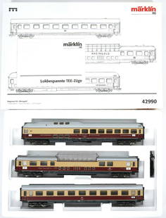 Marklin Trains #42990 New in Box: Marklin train set in box. HO Scale. #42990. Appears to be new in box. Box measures 14" x 9.5" x 2.5". Please examine all photos closely. Contact C. Biddle Auction Gallery for more detailed information