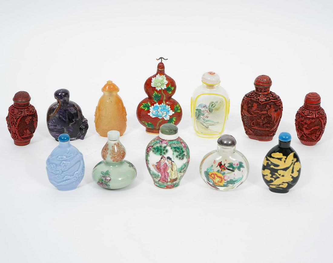 12 Assorted Chinese Snuff Bottles (1 of 6)