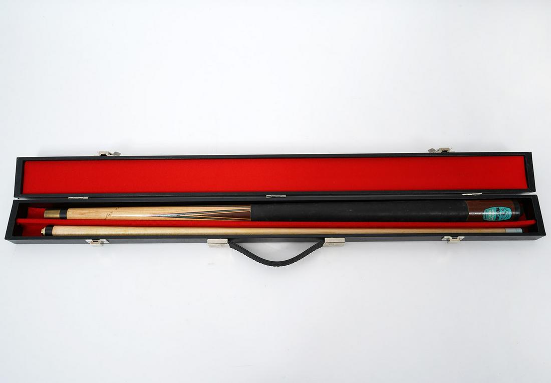 Brunswick Willie Hoppe Professional Cue & Case (1 of 9)