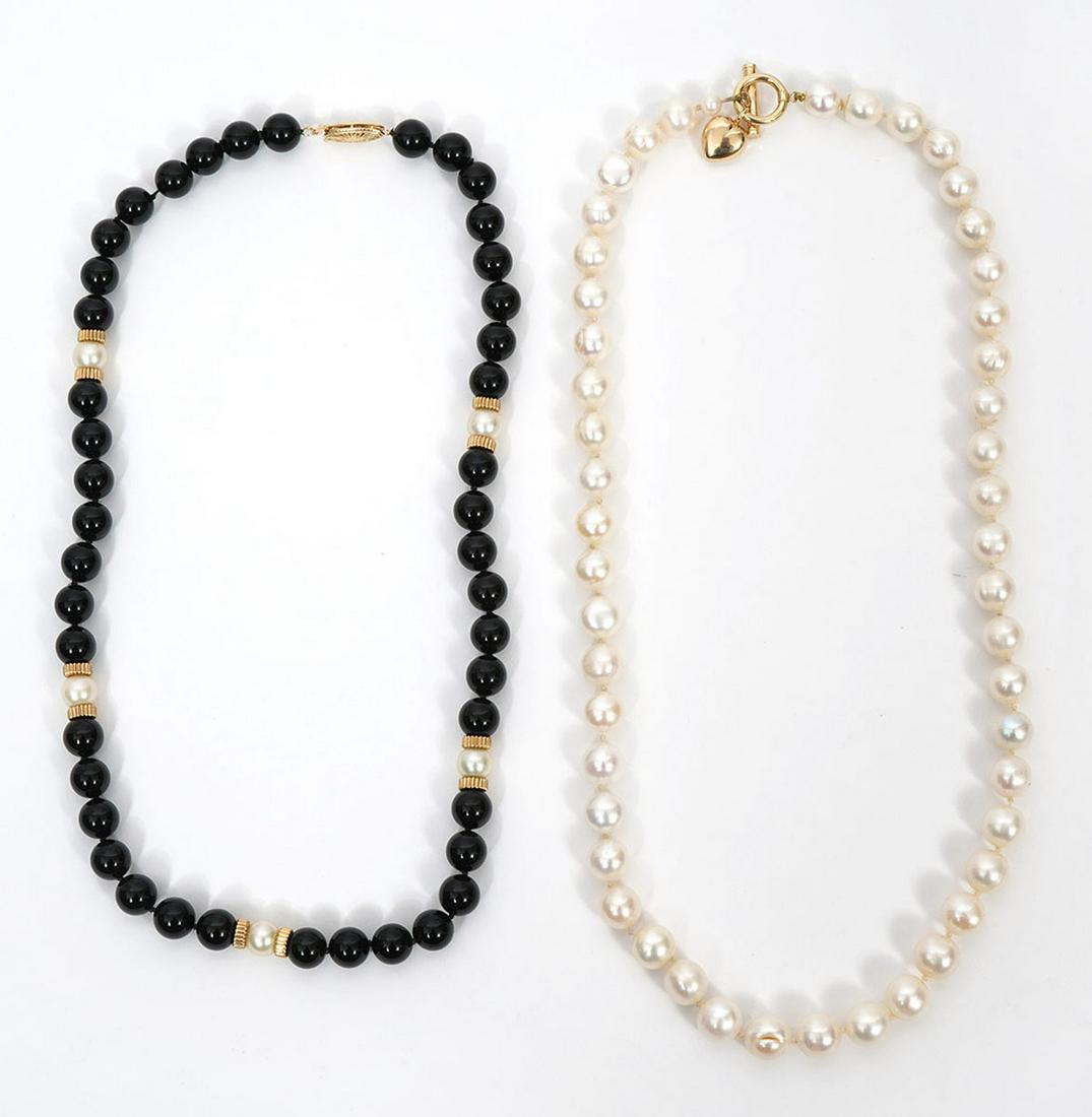 Two Necklaces Pearls and Onyx With Gold Clasps (1 of 6)
