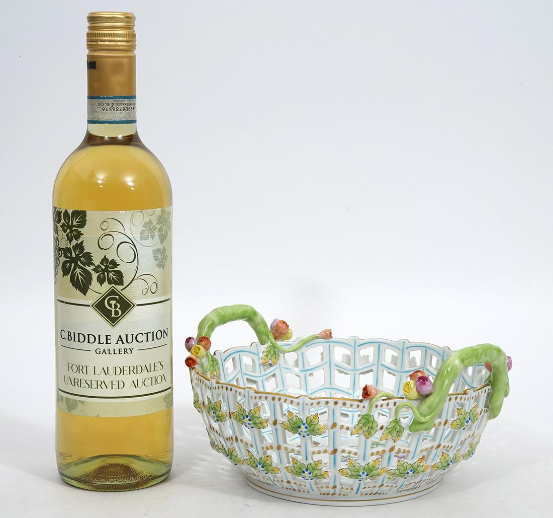 Herend Queen Victoria Openwork Basket (1 of 8)