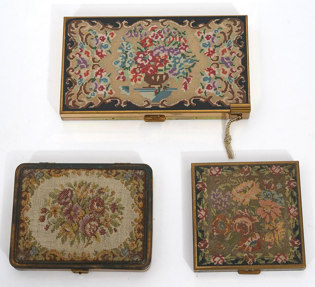 3 Vintage Enameled Volupte Compacts (1 of 13)