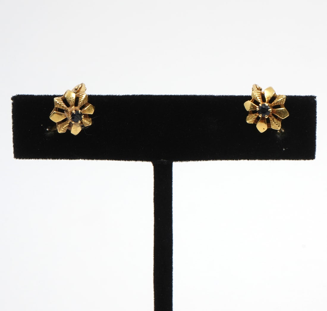 Pr. 18K YG Sapphire Cluster Earrings Signed: Pair of 18K yellow gold sapphire petite cluster earrings signed "HP". Hinged back. Weight - 2.8g. Condition report: Good condition, no issues, please examine all photos closely. Contact C. Biddle Auct