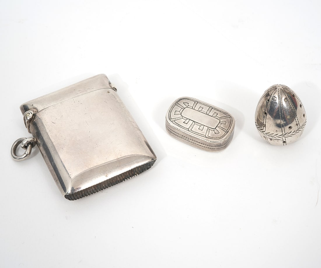 Georgian Sterling Vinaigrettes & Vesta Case (1 of 7)