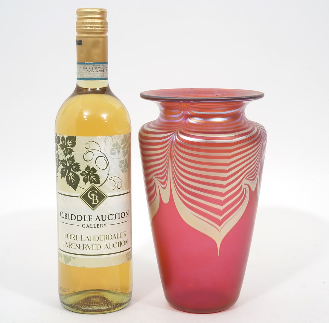 Correia Iridescent Pulled Feather Glass Vase (1 of 6)