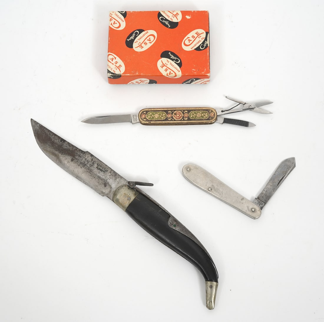 Three Folding Pocket Knives (1 of 13)