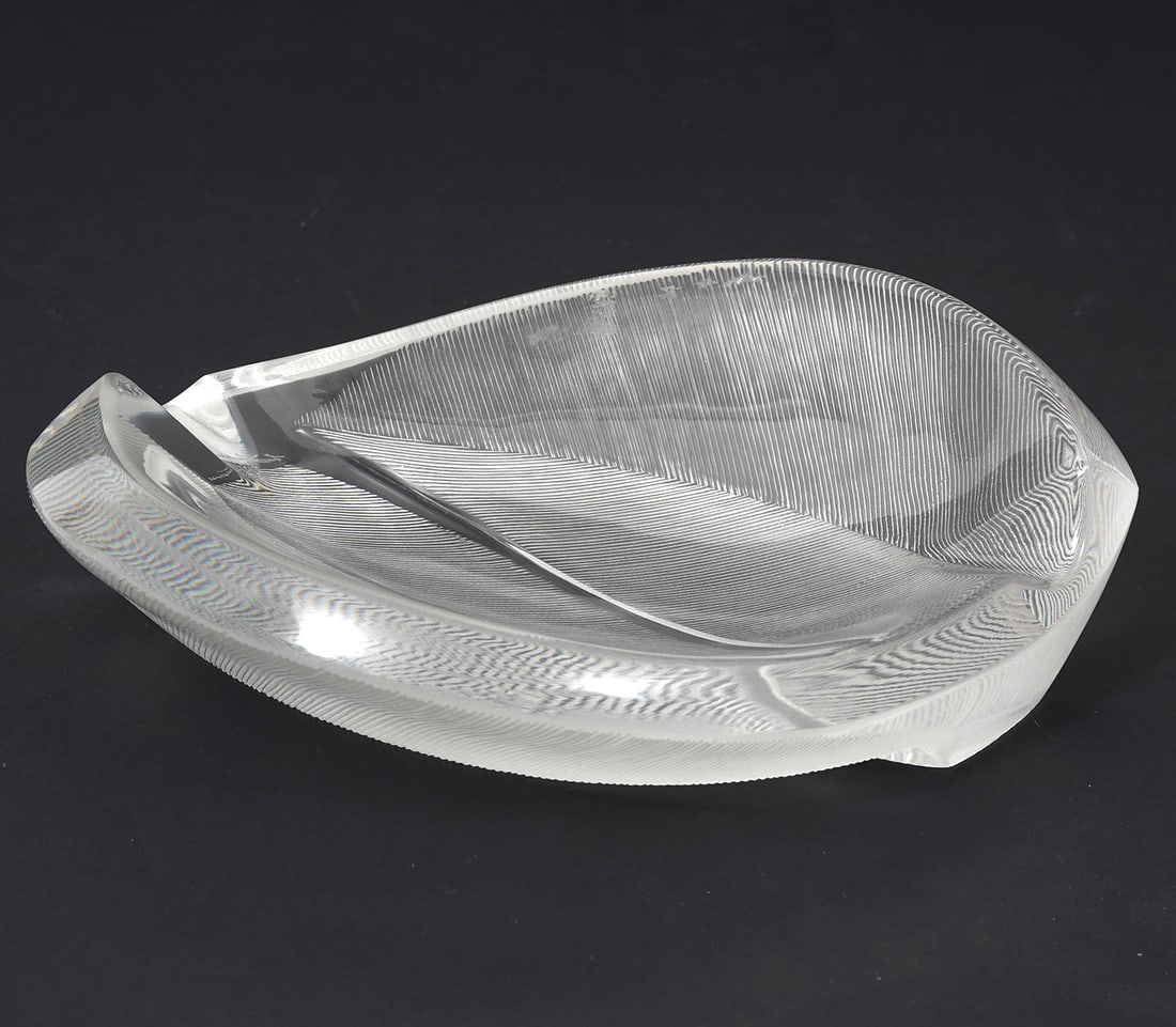 Lalique "Philippines" Leaf-Form Crystal Ashtray (1 of 9)