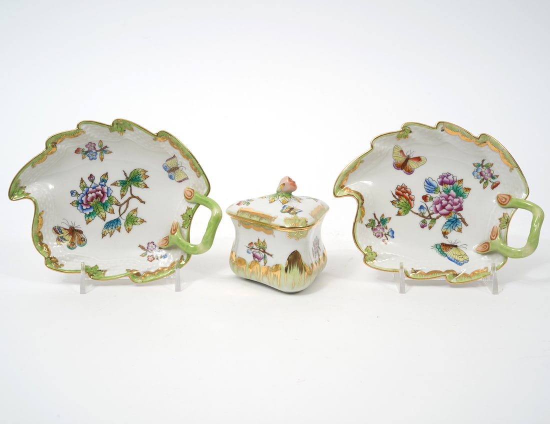 Herend "Queen Victoria" Two Dishes and Box (1 of 5)