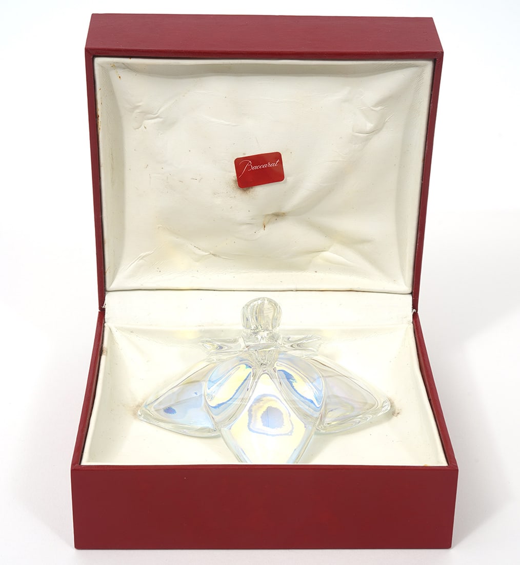 Baccarat Iridescent 'Papillon' Crystal Butterfly: Baccarat 'Papillon' iridescent crystal butterfly figure, measures 3.25"H x 3.5"W. Signed underside and includes red Baccarat box. Condition report: Good condition, please examine all photos closely. C