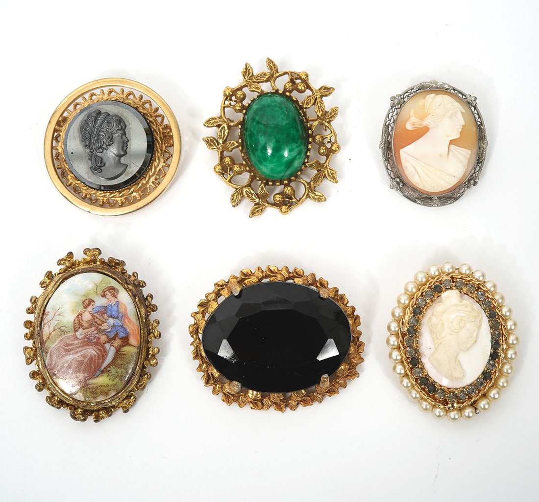 Group of Six Costume Jewelry Pins (1 of 6)