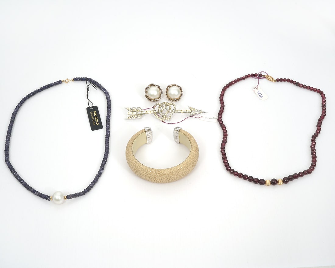 Mixed Lot of Jewelry Includes Garnet Necklace (1 of 15)