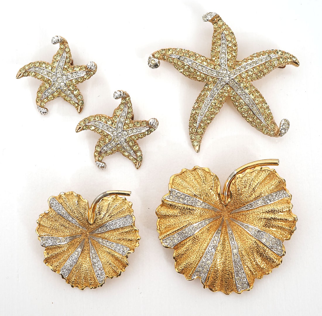 4 Pieces Costume Pins & Earrings (1 of 8)