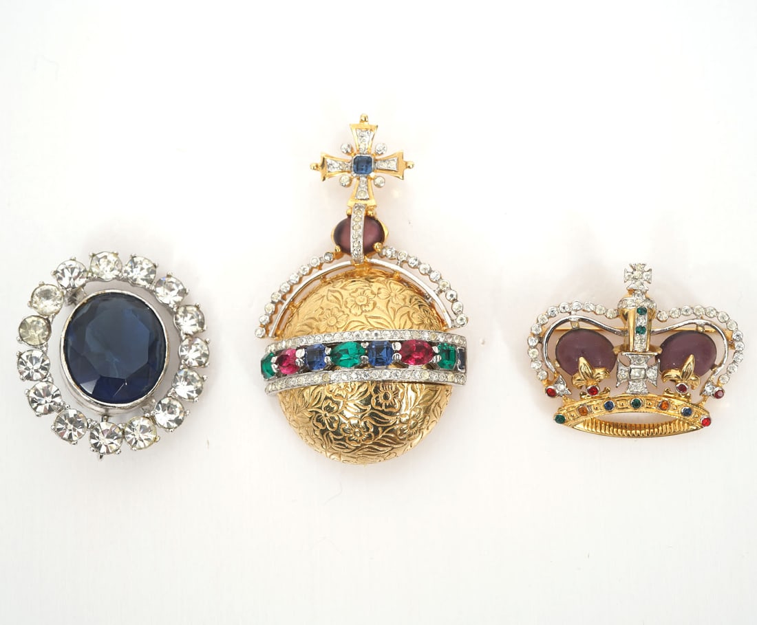 Three Pieces of Costume Jewelry Pins (1 of 9)