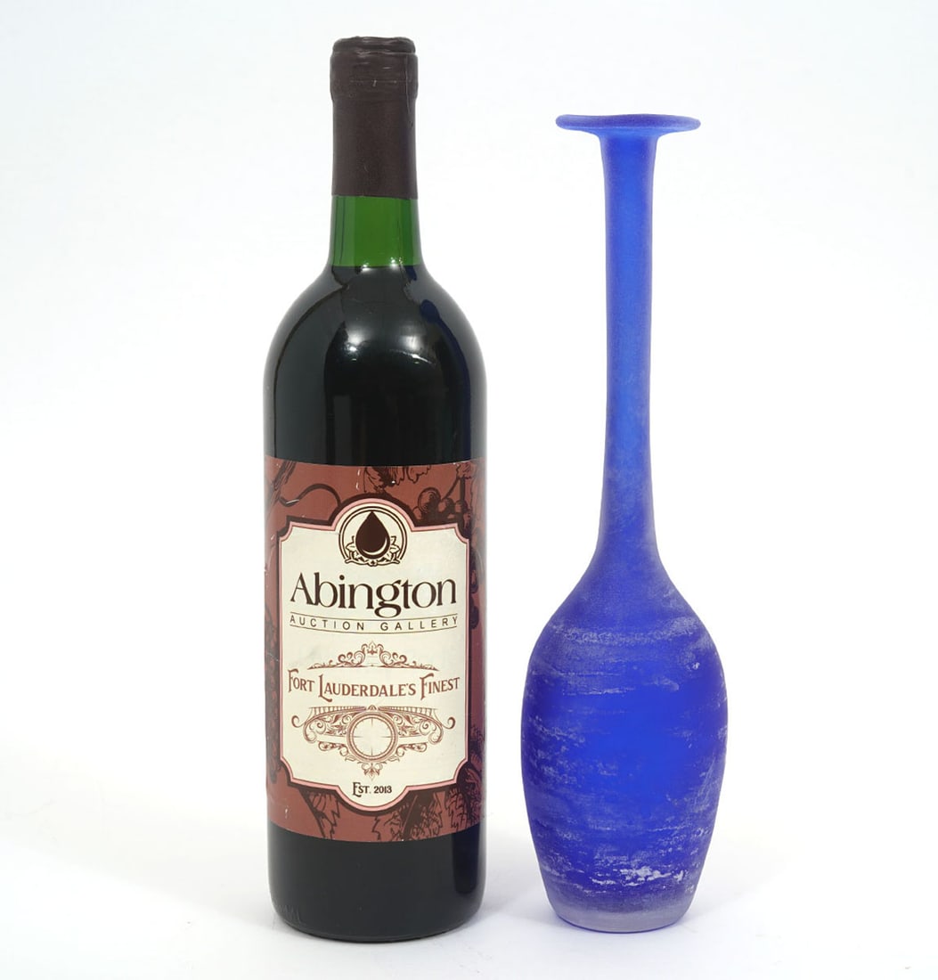 Murano Cenedese Vetri Scavo Cobalt Blue Vase: Gino Cenedese for Murano Vetri scavo cobalt blue art glass vase, features elongated neck, matte finish with applied white chalky texture. Original foil sticker and signed underside. Measures 11"H x 3"