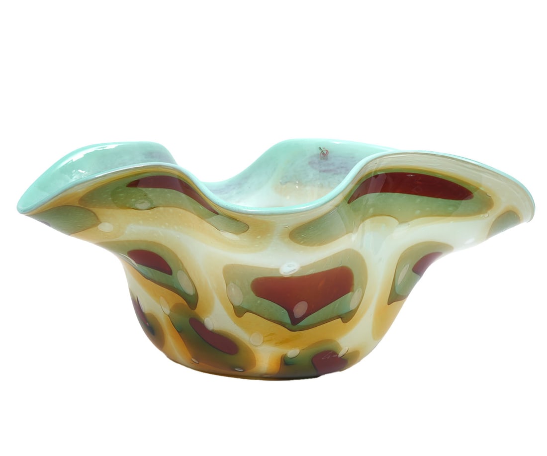 Large Murano Art Glass Signed CenterpIece: Large Murano Italian art glass centerpiece bowl has ruffled edges with red, green and orange colors. The masters are Sergio Costantini and Enrico Camozzo signed by artist at base, original Vetro Artis