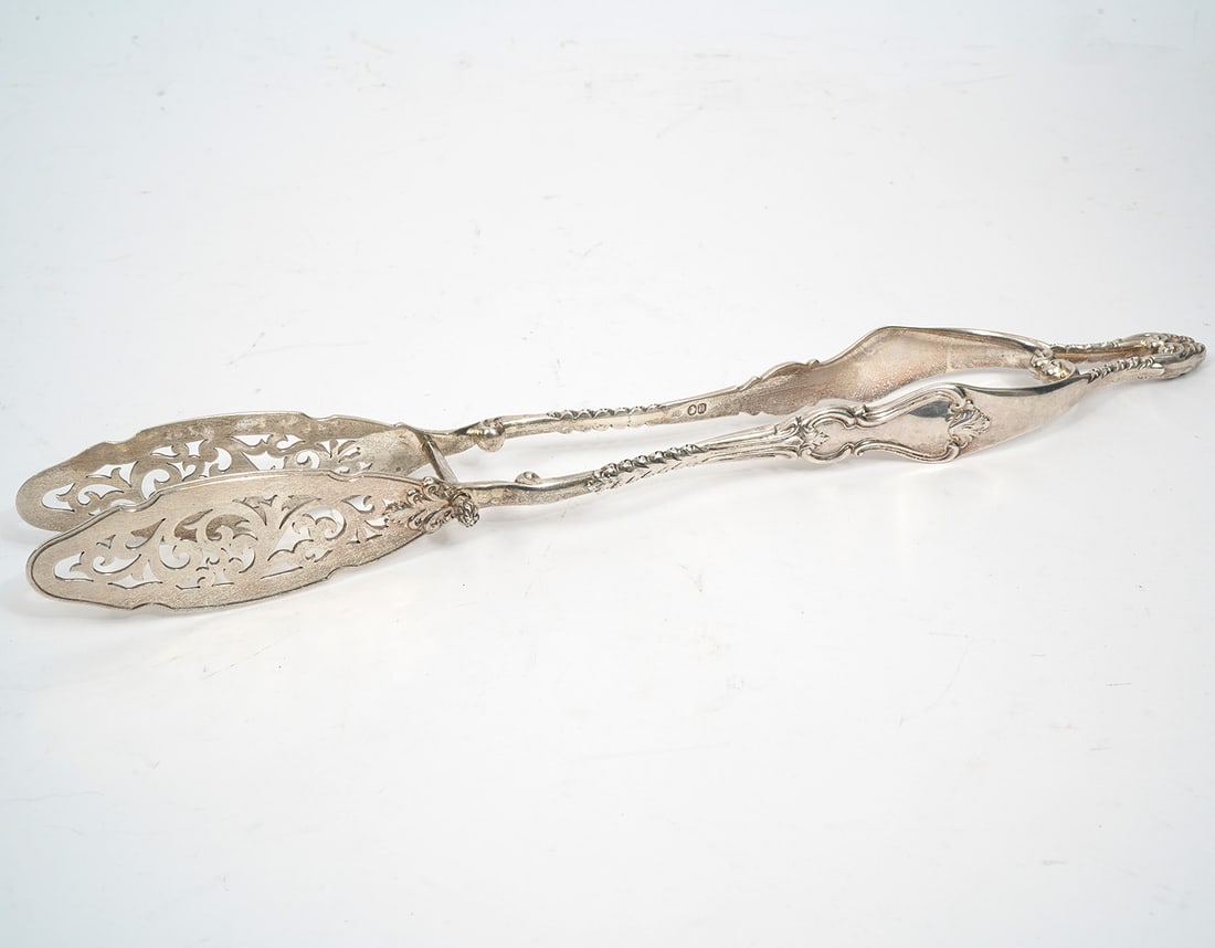 Elizabeth Eaton English Sterling Silver Tongs (1 of 7)