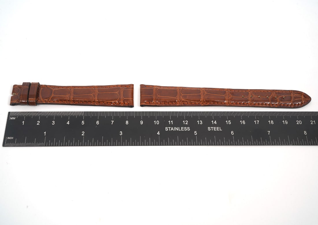 Authentic New Bvlgari Honey Brown Leather Strap: Authentic New Bvlgari Alligator Brown 19mm x 21mm Strap. Condition report: New, never worn, please see all photos. Contact C. Biddle Auction Gallery for more detailed information. C. Biddle Auction Ga