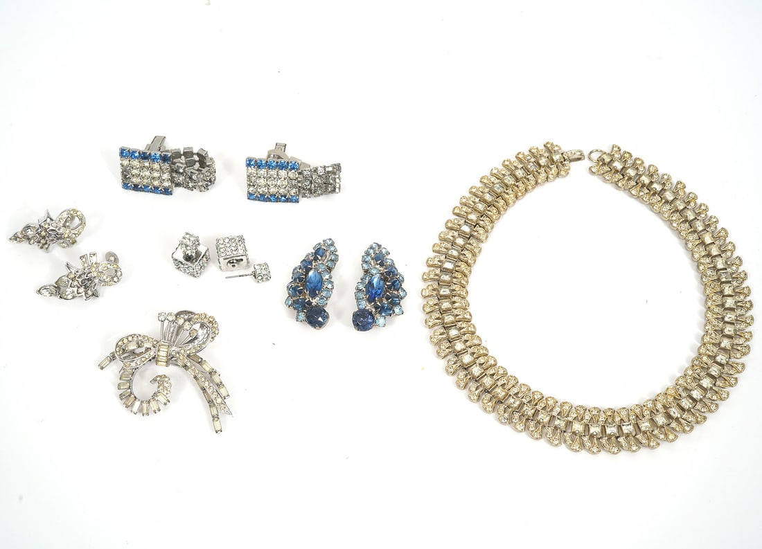 6 Pcs Costume Jewelry Group (1 of 12)