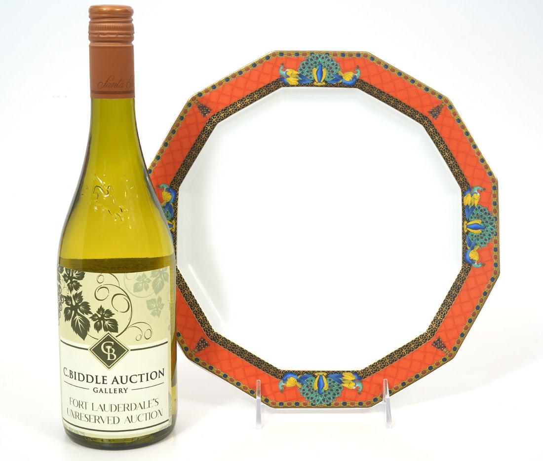 Versace Rosenthal "Voyage de Marco Polo" Plate: Versace for Rosenthal "Voyage de Marco Polo" dinner plate with colorful peacocks around the border. Measures 10.75" and hallmarked underside. Condition report: Good condition, please examine all photo