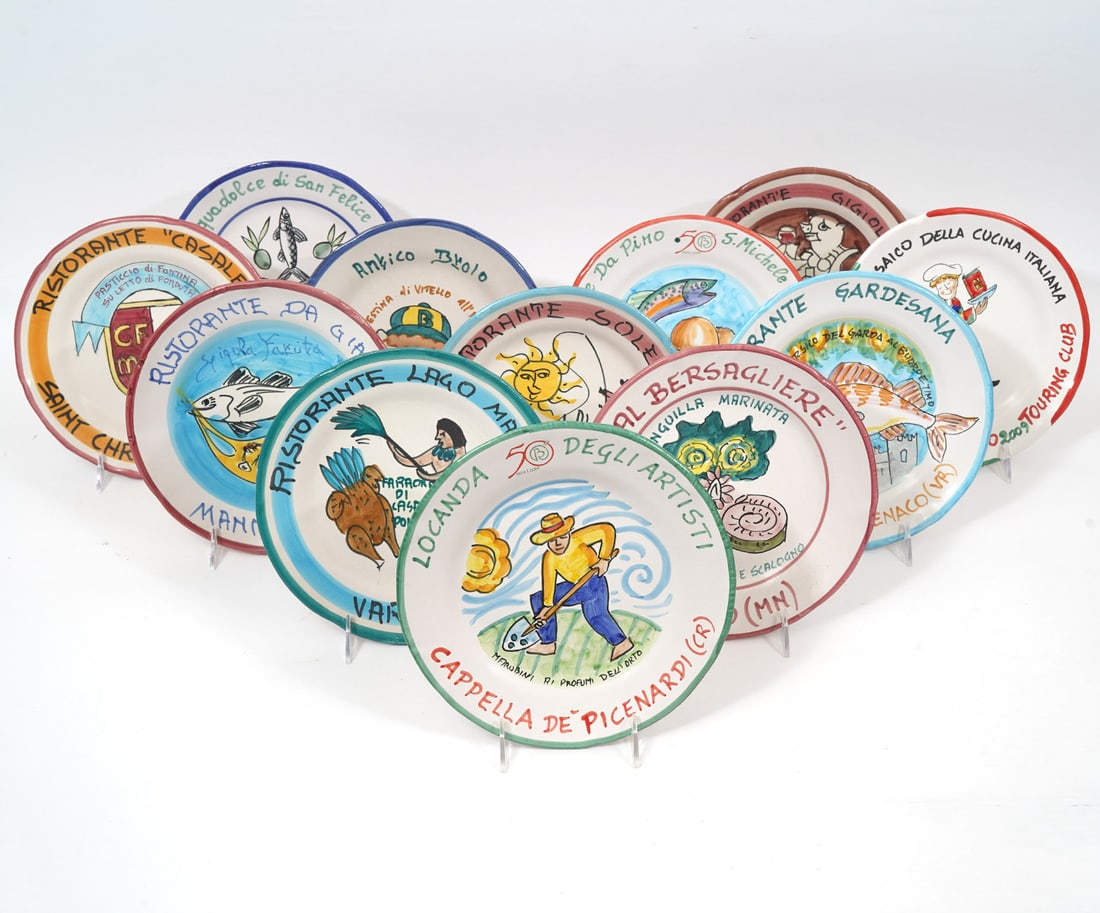 12 Italian Hand-Painted Pottery Ristorante Plates (1 of 16)