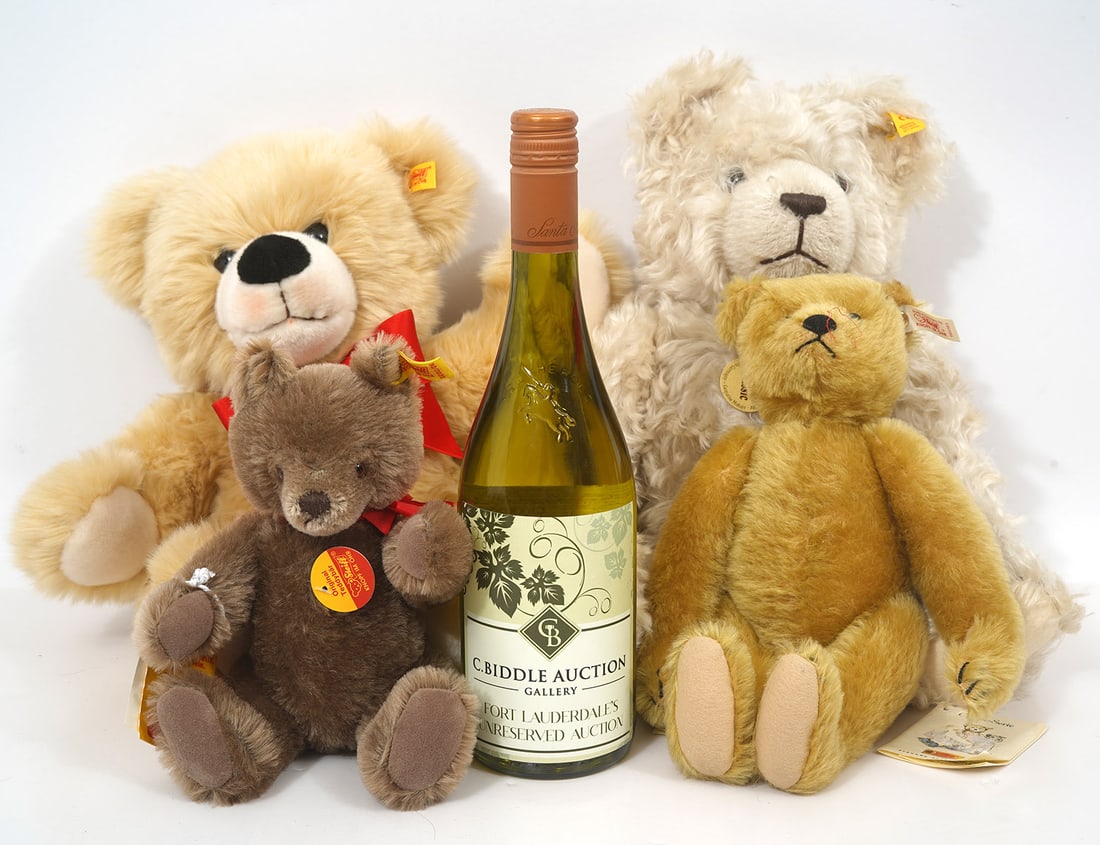 Four Steiff Teddy Bears (1 of 11)