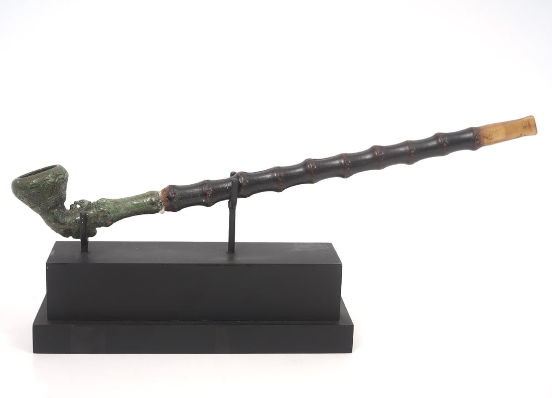 Chinese Long Smoking Pipe with Display Stand (1 of 7)