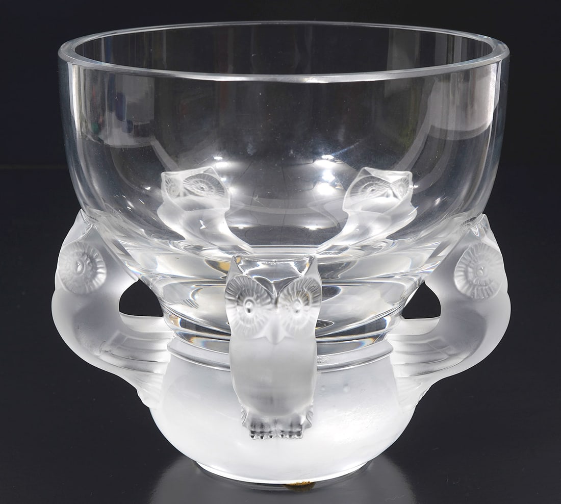Lalique Mid-Century Hiboux Bowl w/ 5 Frosted Owls: Lalique mid-century Hiboux bowl in clear crystal supported by frosted crystal base with 5 frosted owls. Etched on underside 'Lalique France'. Measures 5.5"W x 5.25"H. Condition report: good condition,